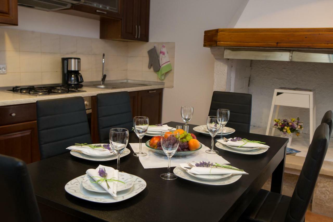 Apartman Girasol Pula Apartment Ngoại thất bức ảnh