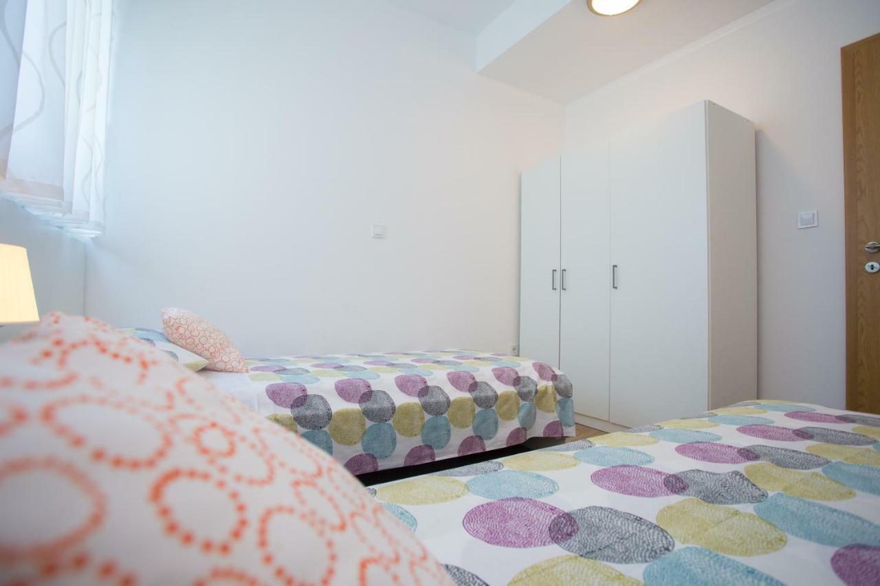 Apartman Girasol Pula Apartment Ngoại thất bức ảnh
