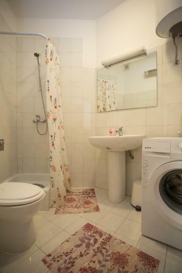 Apartman Girasol Pula Apartment Ngoại thất bức ảnh