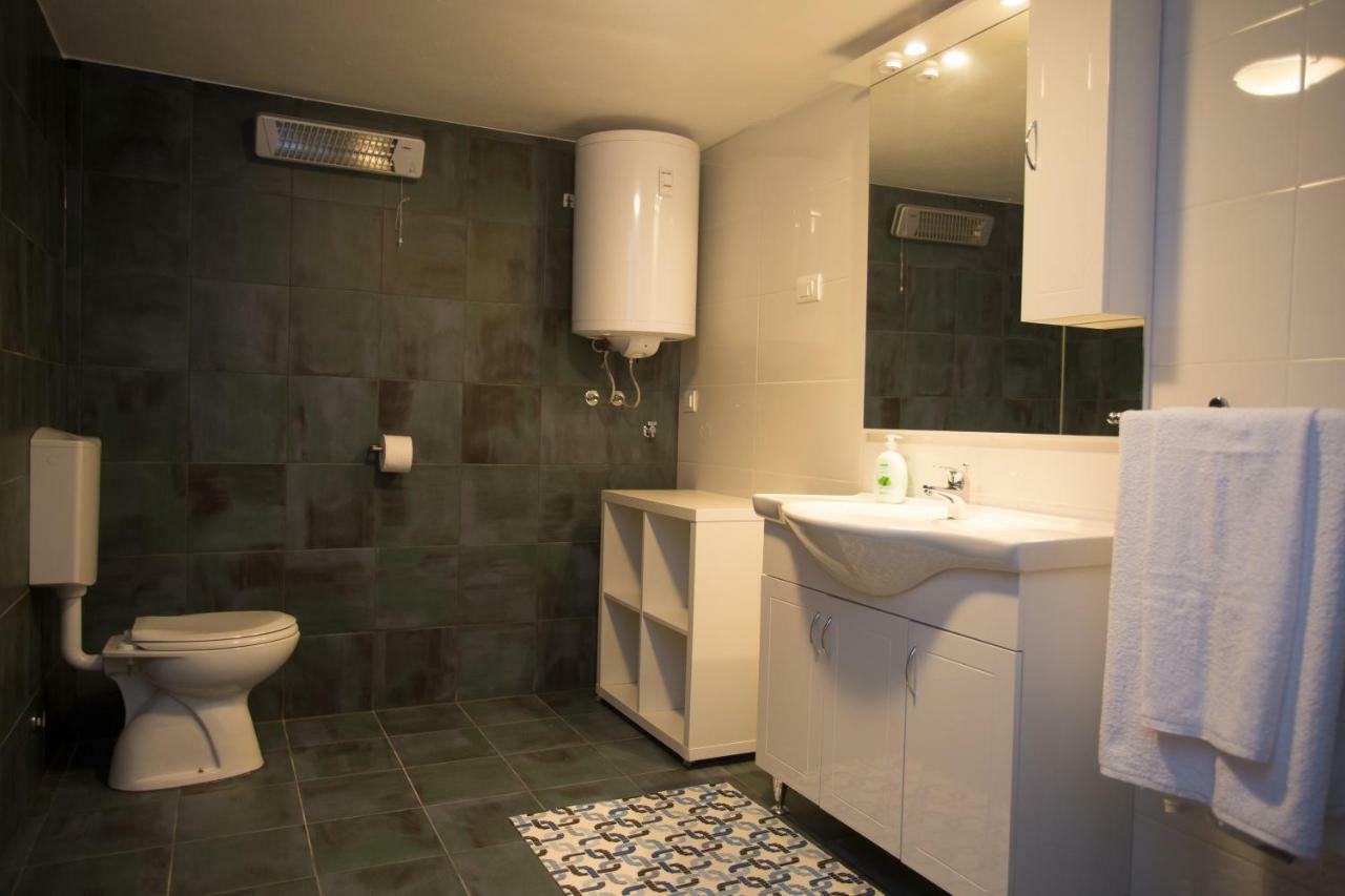 Apartman Girasol Pula Apartment Ngoại thất bức ảnh